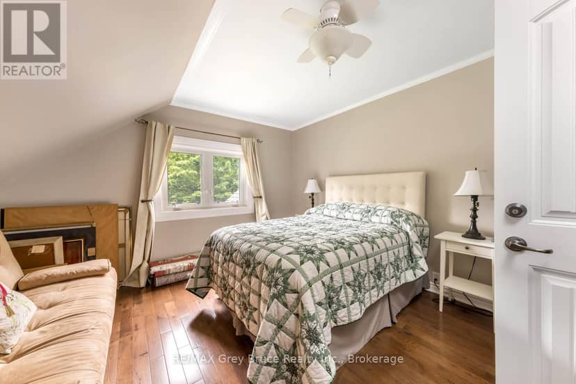 424 Huron Road — photo 33 of 40