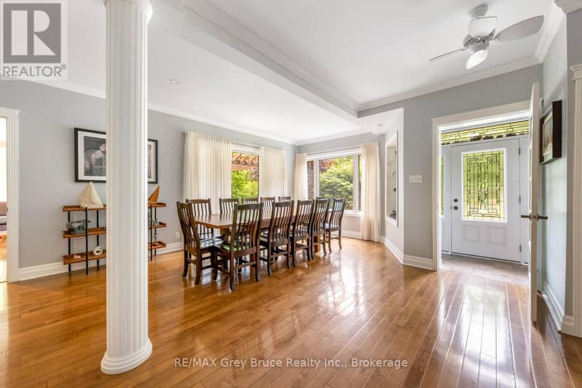 424 Huron Road — photo 7 of 40
