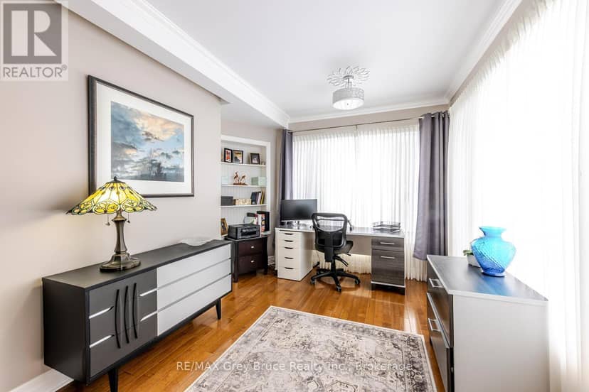 424 Huron Road — photo 9 of 40