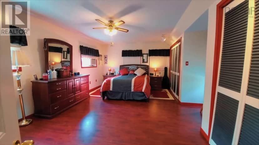 4935 Highway 10 — photo 3 of 40