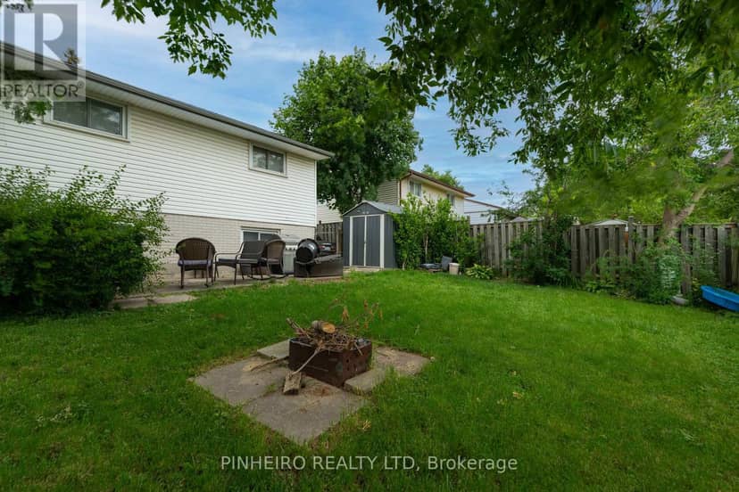 15 Villeneuve Crescent — photo 13 of 40
