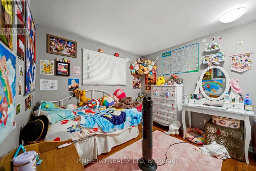15 Villeneuve Crescent — photo 26 of 40