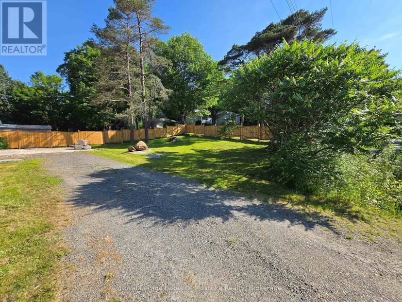 11 Silver Street — photo 2 of 5