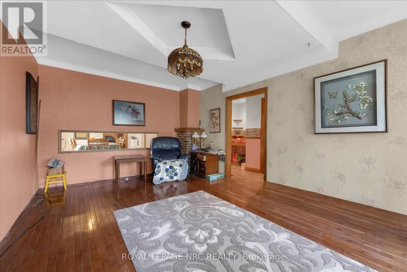 4271 Elgin Street — photo 13 of 33
