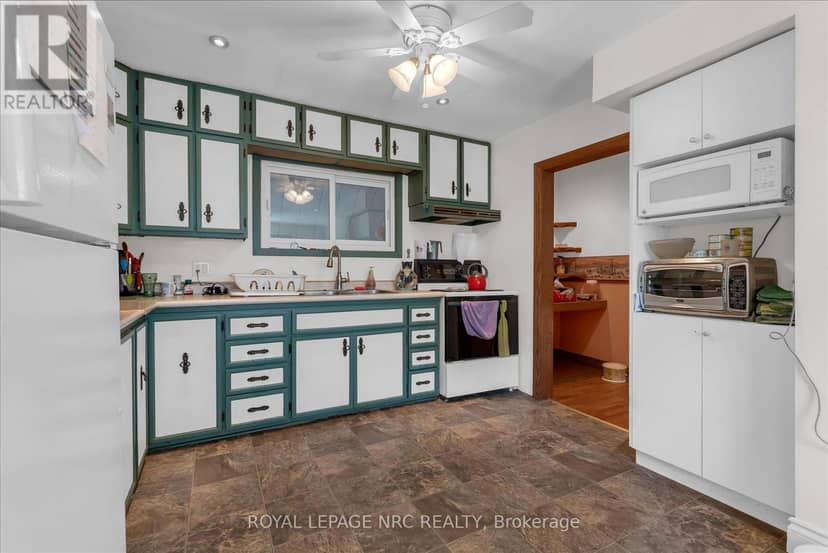 4271 Elgin Street — photo 15 of 33