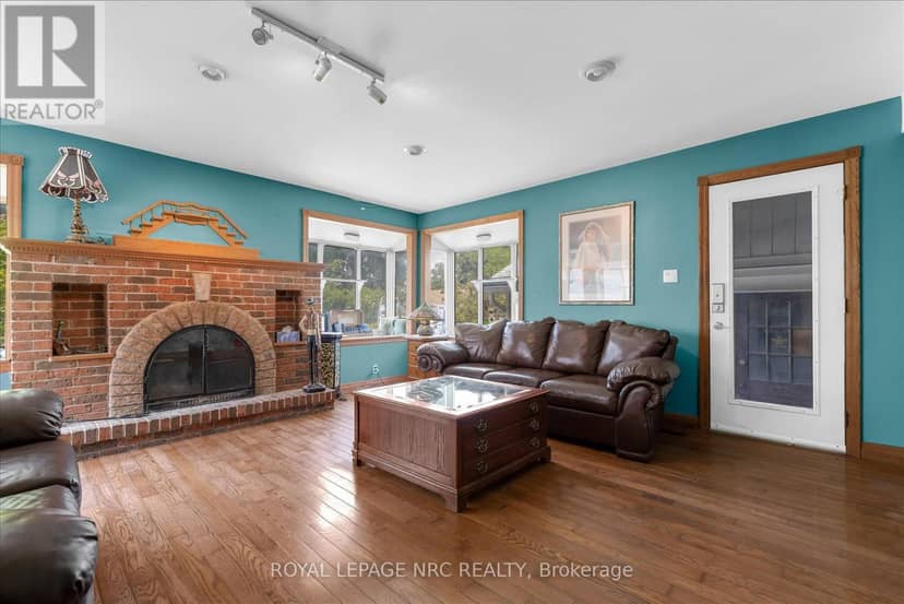 4271 Elgin Street — photo 8 of 33