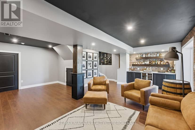 8571 Dogwood Crescent — photo 33 of 40