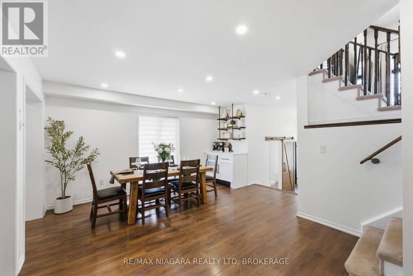 8571 Dogwood Crescent — photo 6 of 40