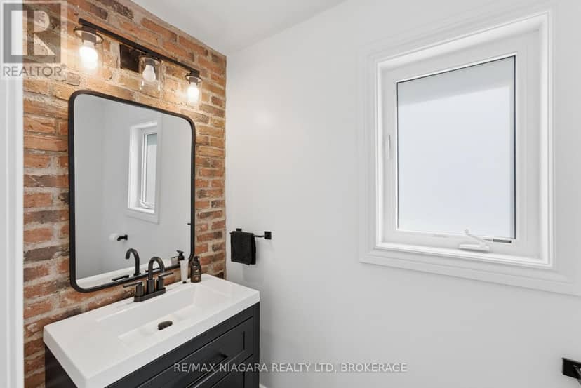8571 Dogwood Crescent — photo 7 of 40
