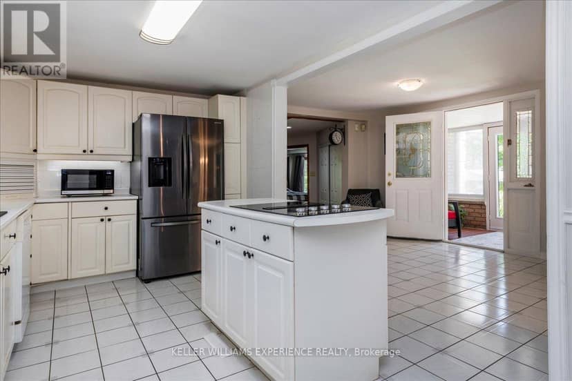 1512 Champlain Road — photo 9 of 40