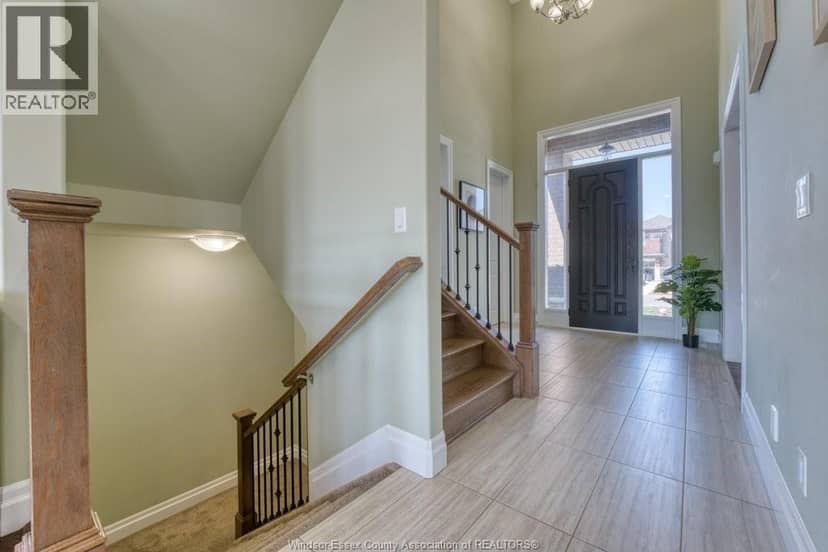 525 Maguire Street — photo 5 of 40