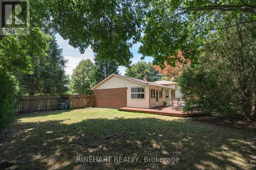 2 Lloyd Manor Crescent — photo 31 of 36