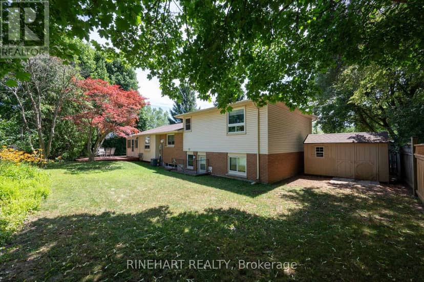 2 Lloyd Manor Crescent — photo 34 of 36