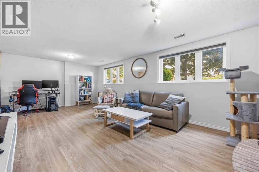 118 Finch Drive — photo 20 of 40