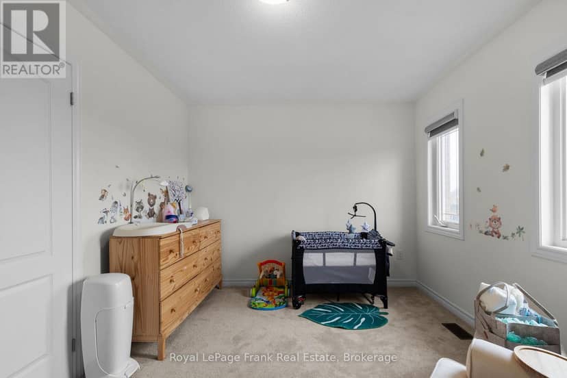 18 Stoddart Street — photo 28 of 40
