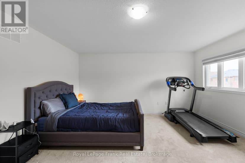18 Stoddart Street — photo 36 of 40