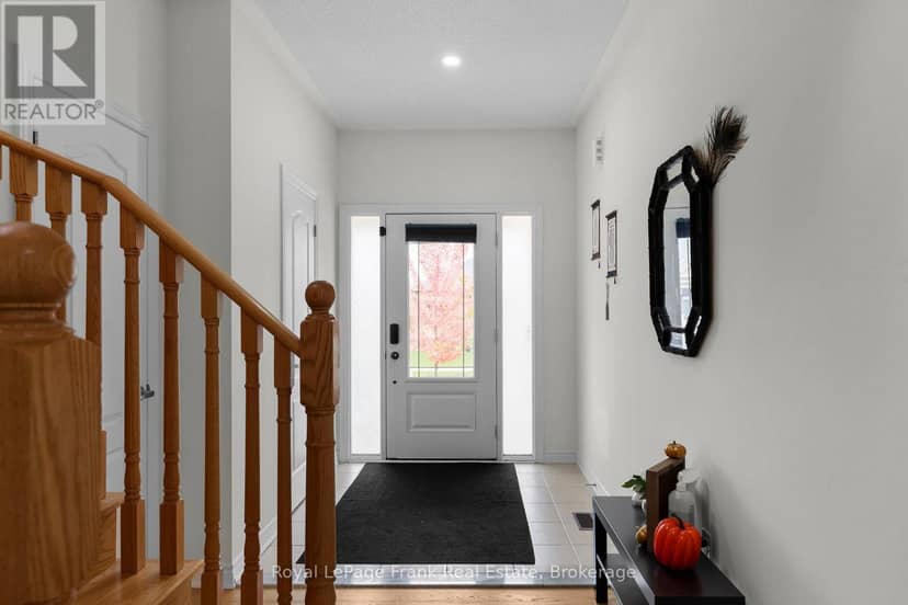 18 Stoddart Street — photo 9 of 40