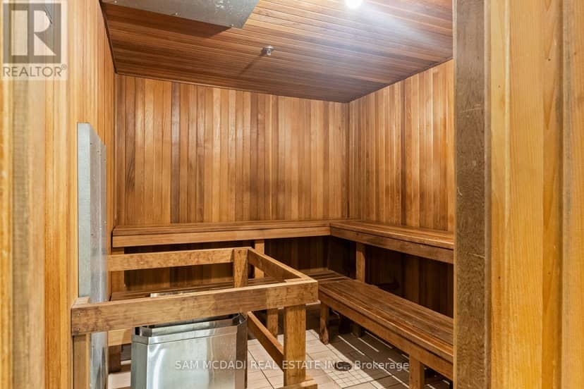 2205 - 24 Hanover Road — photo 27 of 33