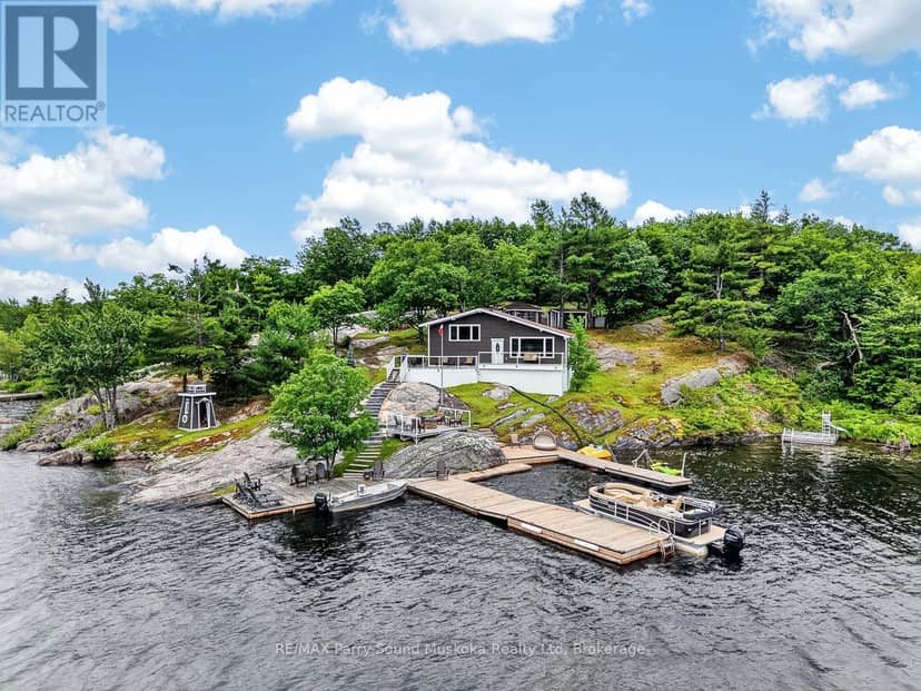 101 Healey Lake Water, The Archipelago