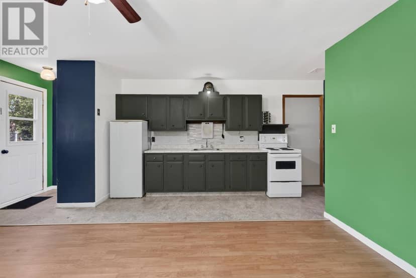 4 MacLean Avenue — photo 37 of 40