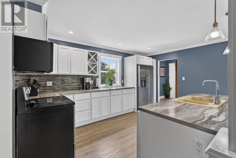4 MacLean Avenue — photo 9 of 40