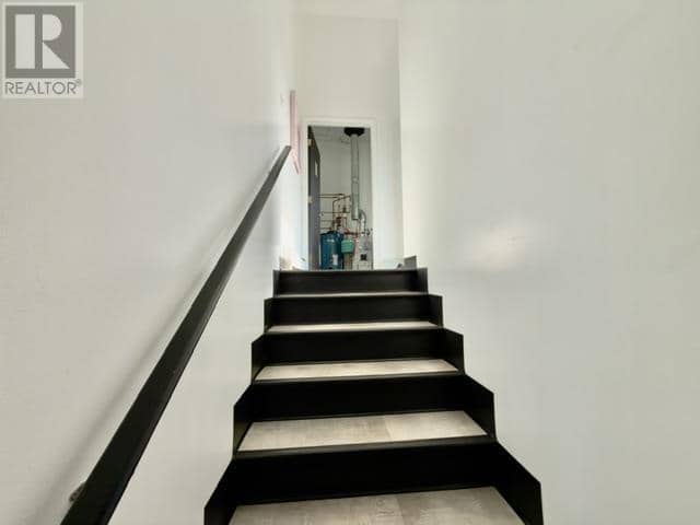 442 Maddix Crescent — photo 10 of 20