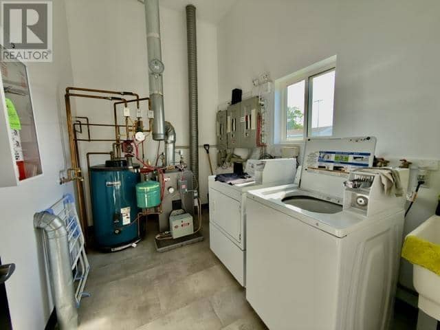 442 Maddix Crescent — photo 11 of 20