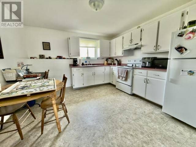 442 Maddix Crescent — photo 4 of 20
