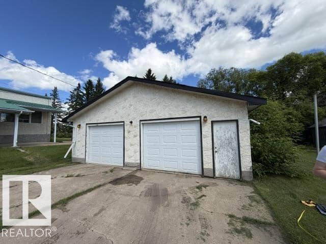 5215 46 ST — photo 20 of 24