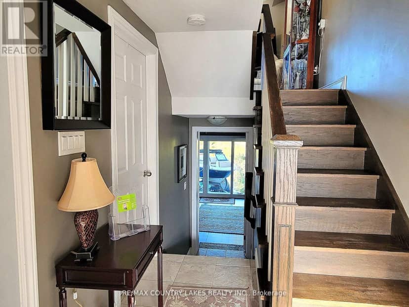 11 - 4 Paradise Boulevard — photo 10 of 40