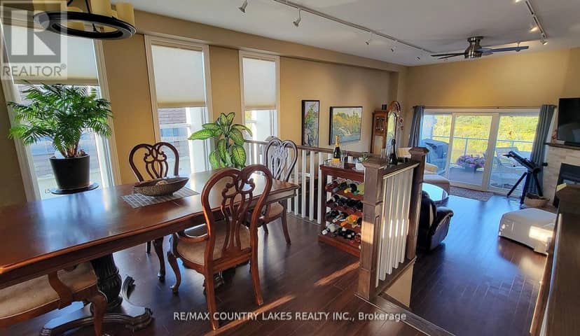 11 - 4 Paradise Boulevard — photo 15 of 40