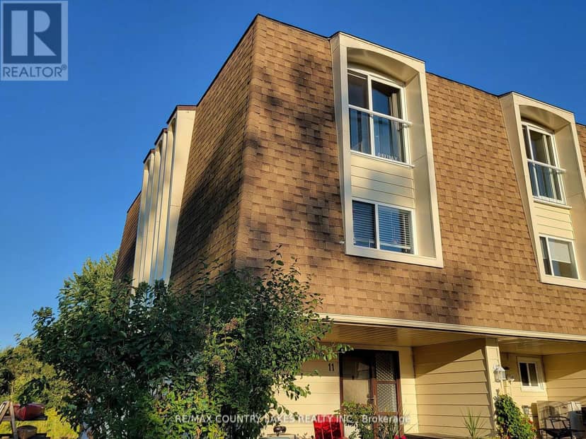 11 - 4 Paradise Boulevard — photo 4 of 40