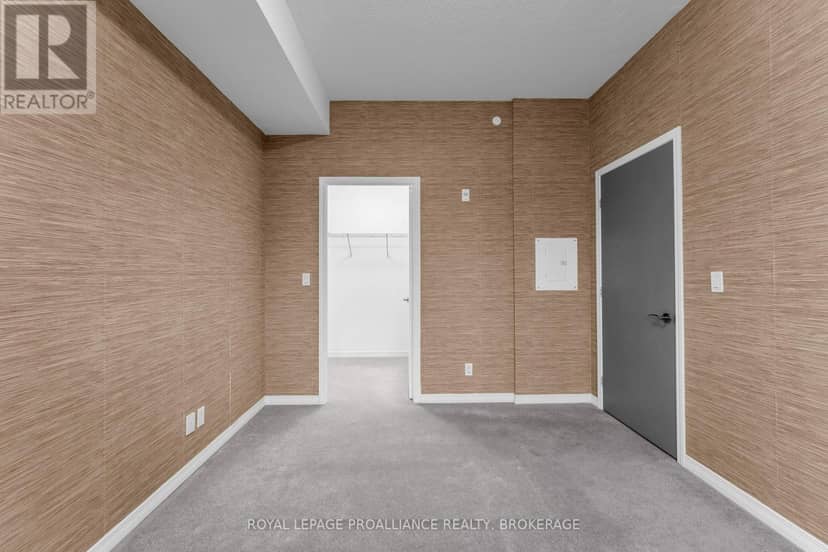 813 - 121 Queen Street — photo 21 of 24