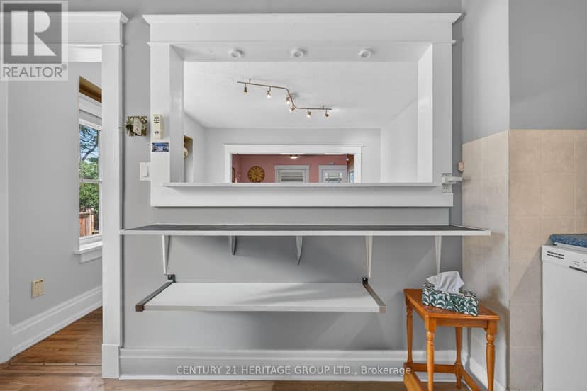 208 Carlton Street — photo 10 of 40