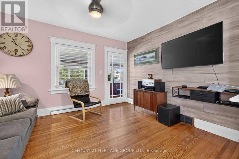 208 Carlton Street — photo 19 of 40