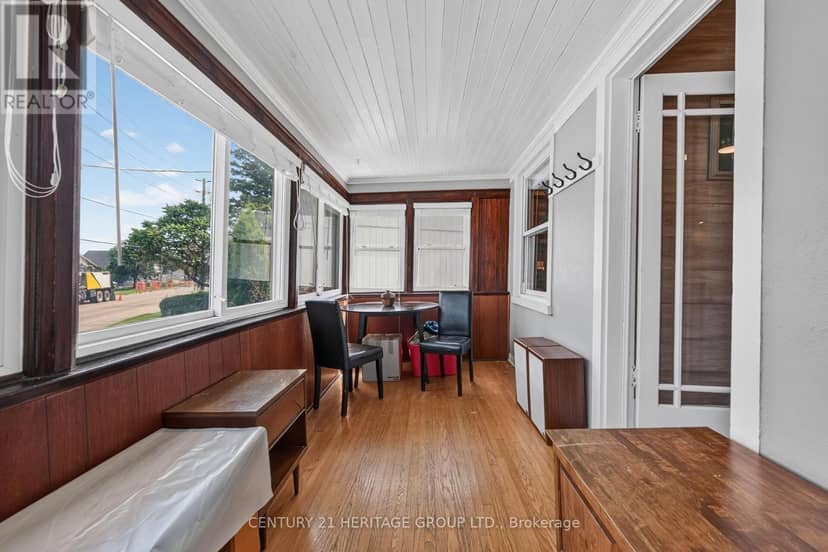 208 Carlton Street — photo 23 of 40