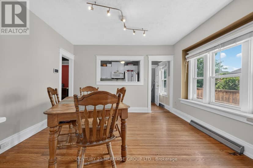 208 Carlton Street — photo 16 of 40