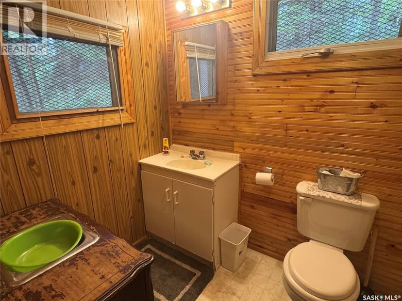 Lac La Ronge Cabin Near Potato Point — photo 11 of 40