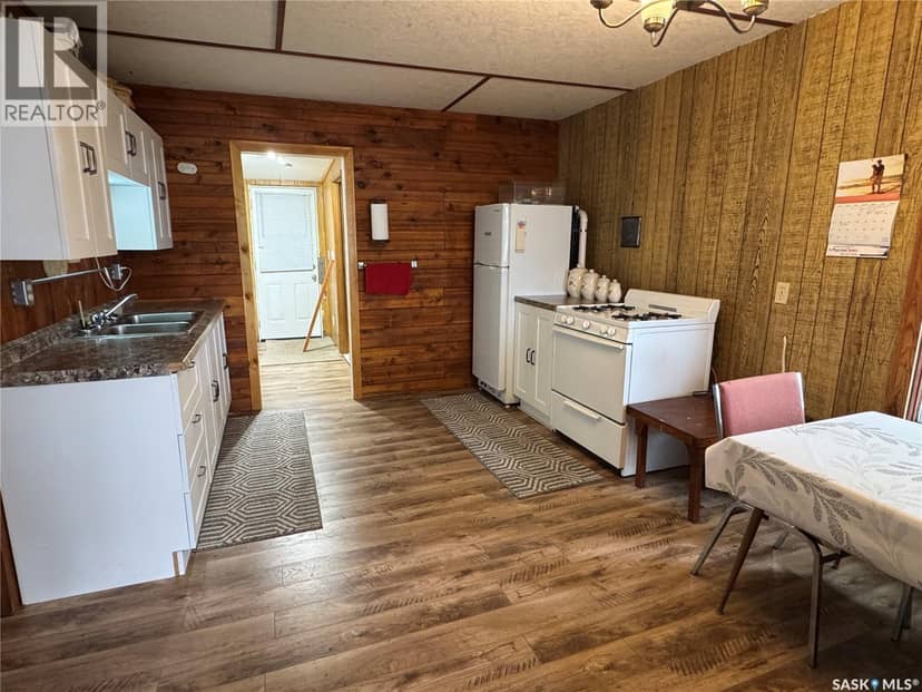 Lac La Ronge Cabin Near Potato Point — photo 13 of 40