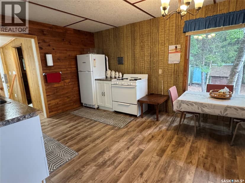 Lac La Ronge Cabin Near Potato Point — photo 14 of 40