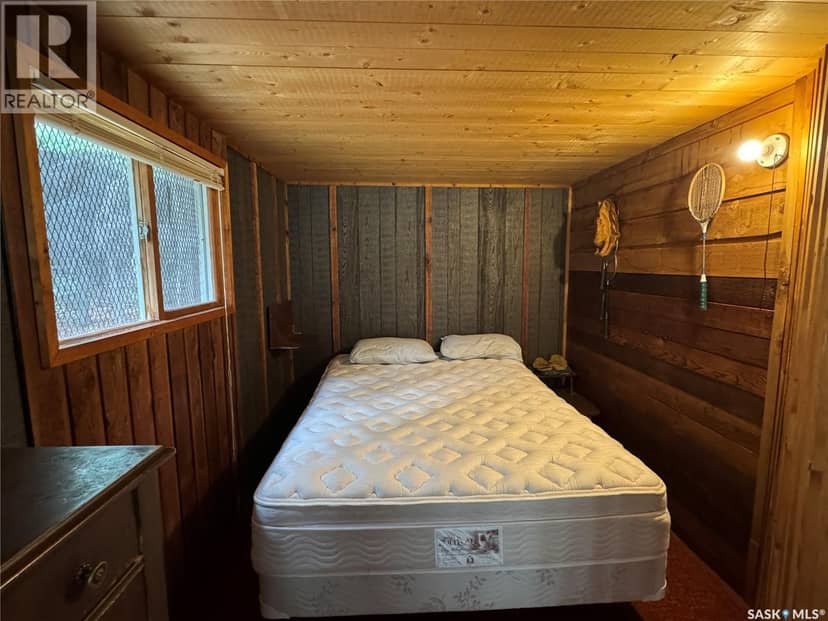Lac La Ronge Cabin Near Potato Point — photo 18 of 40