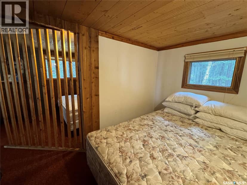 Lac La Ronge Cabin Near Potato Point — photo 23 of 40