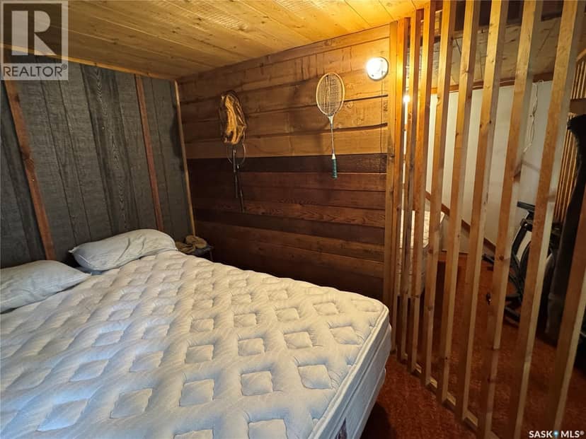 Lac La Ronge Cabin Near Potato Point — photo 24 of 40