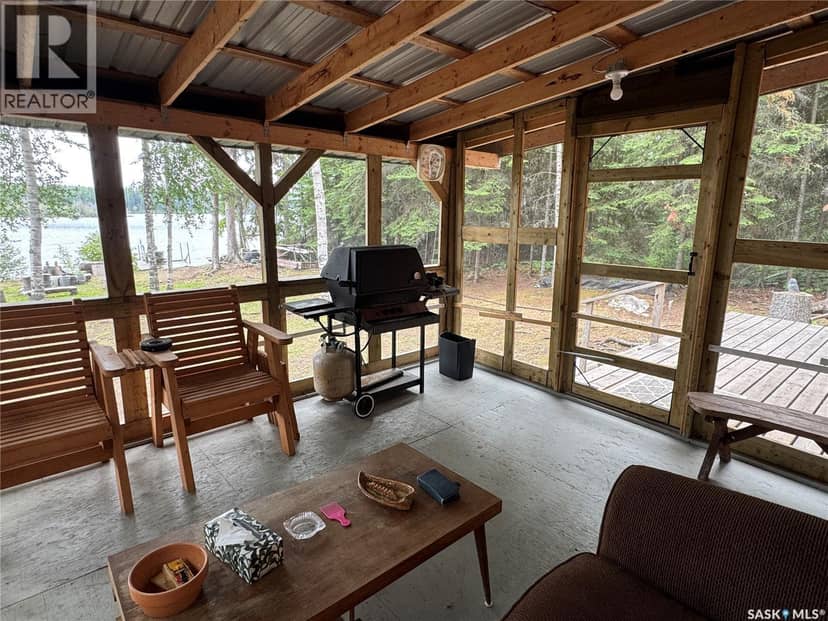 Lac La Ronge Cabin Near Potato Point — photo 33 of 40