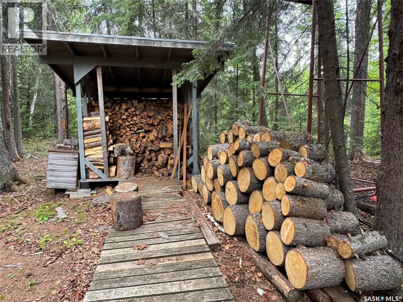 Lac La Ronge Cabin Near Potato Point — photo 36 of 40