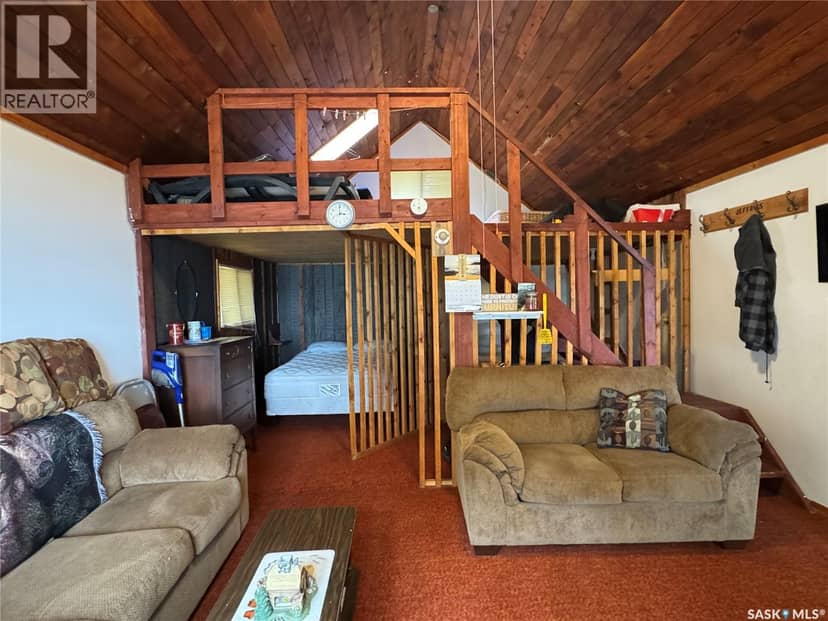 Lac La Ronge Cabin Near Potato Point — photo 9 of 40