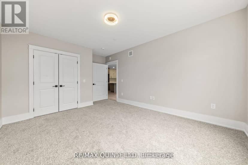 305 - 17 Cleave Avenue — photo 10 of 24