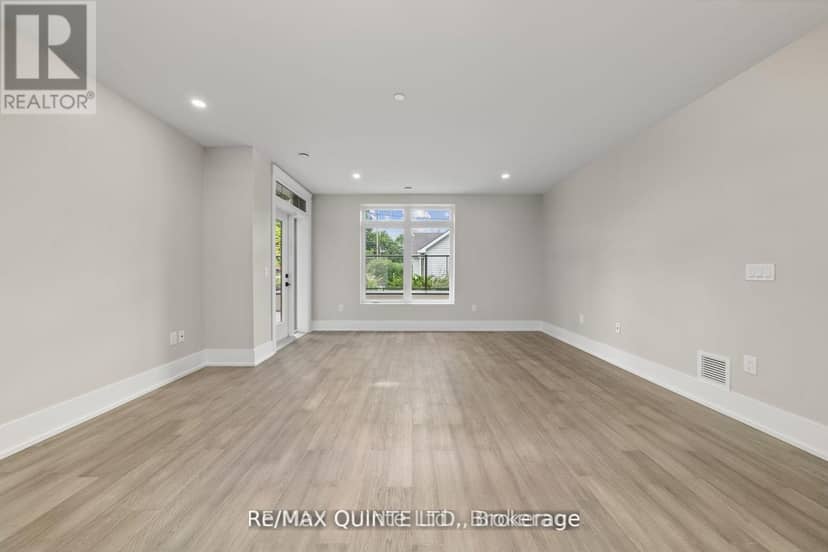305 - 17 Cleave Avenue — photo 5 of 24