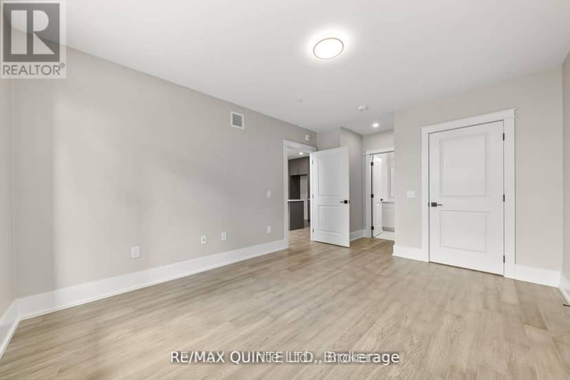 305 - 17 Cleave Avenue — photo 7 of 24
