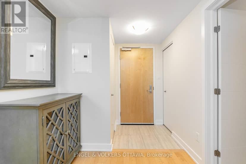 1103 - 40 Nepean Street — photo 9 of 40